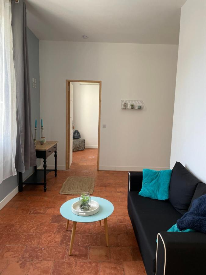 Mas De La Forge Noguier Bed & Breakfast Vergeze Bagian luar foto