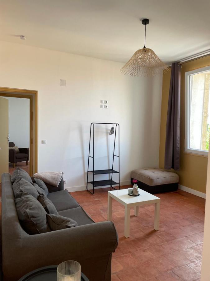 Mas De La Forge Noguier Bed & Breakfast Vergeze Bagian luar foto