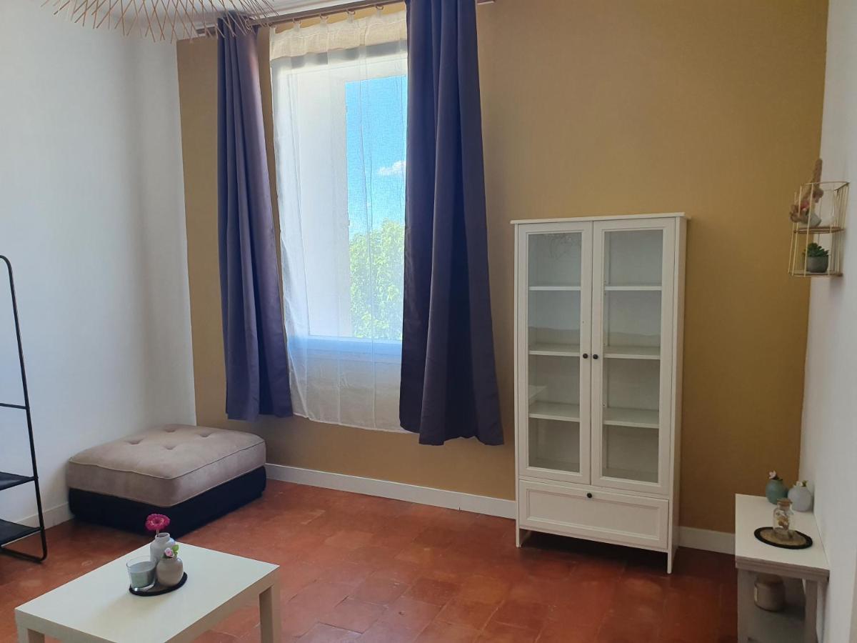 Mas De La Forge Noguier Bed & Breakfast Vergeze Bagian luar foto