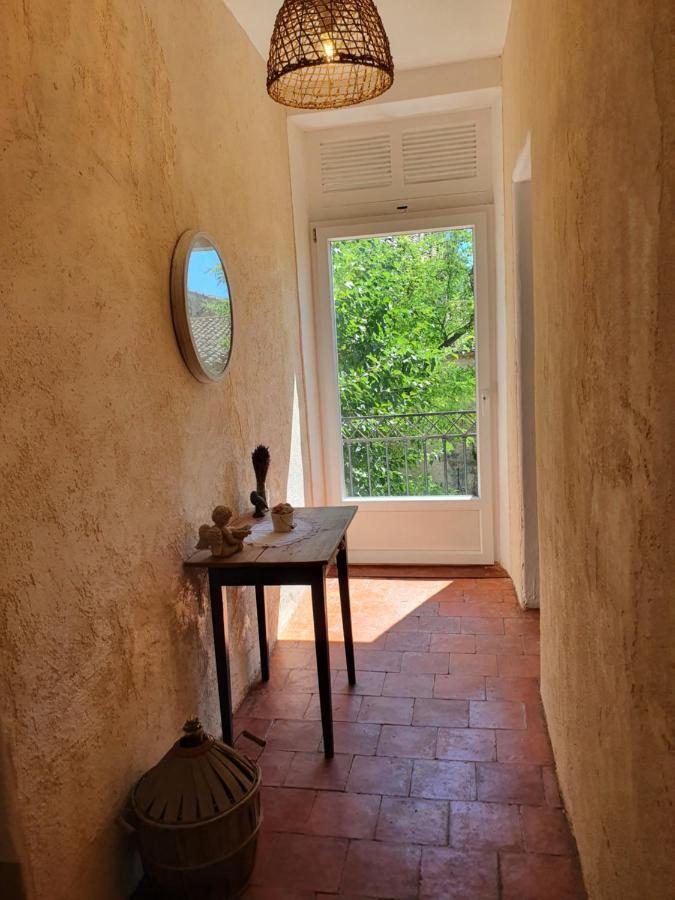 Mas De La Forge Noguier Bed & Breakfast Vergeze Bagian luar foto