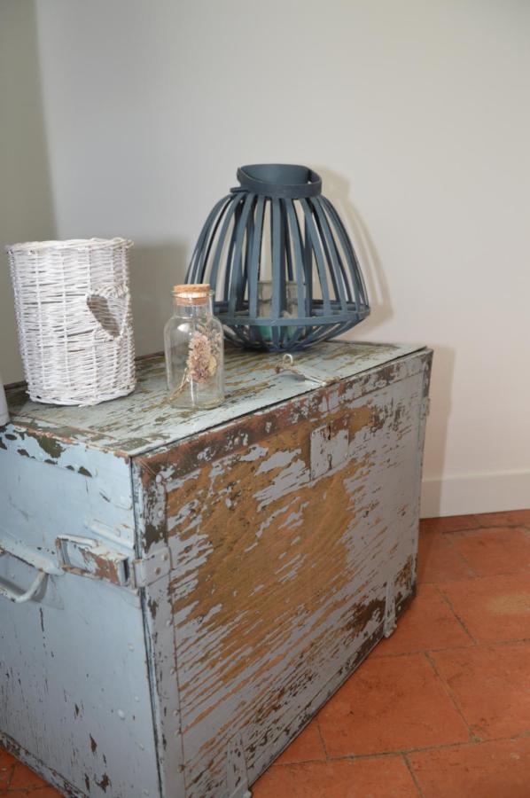 Mas De La Forge Noguier Bed & Breakfast Vergeze Bagian luar foto