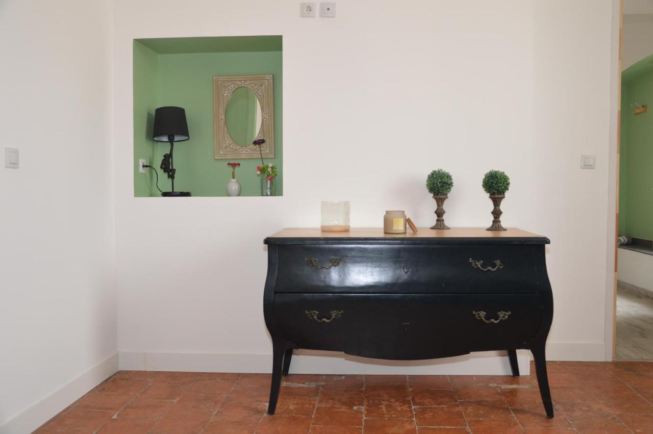 Mas De La Forge Noguier Bed & Breakfast Vergeze Bagian luar foto