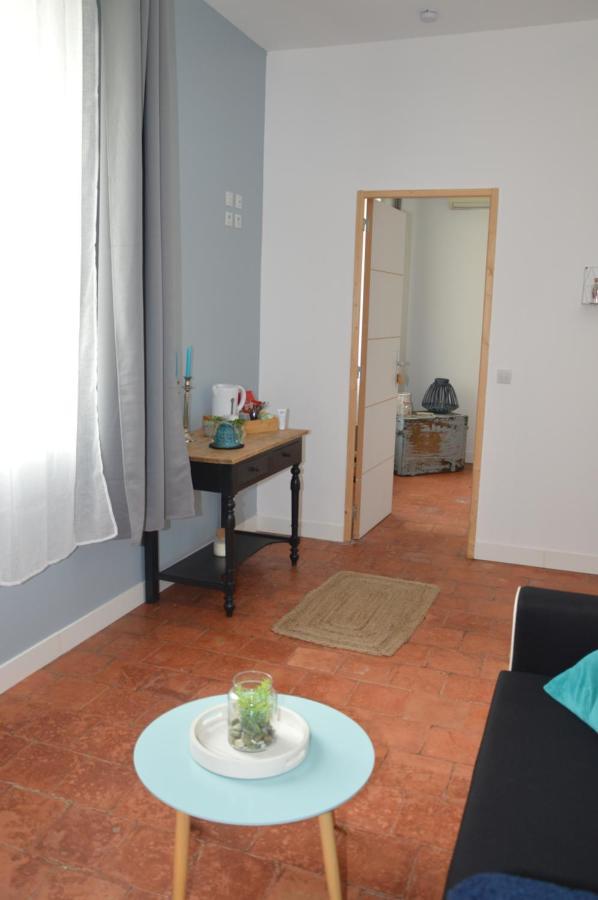 Mas De La Forge Noguier Bed & Breakfast Vergeze Bagian luar foto
