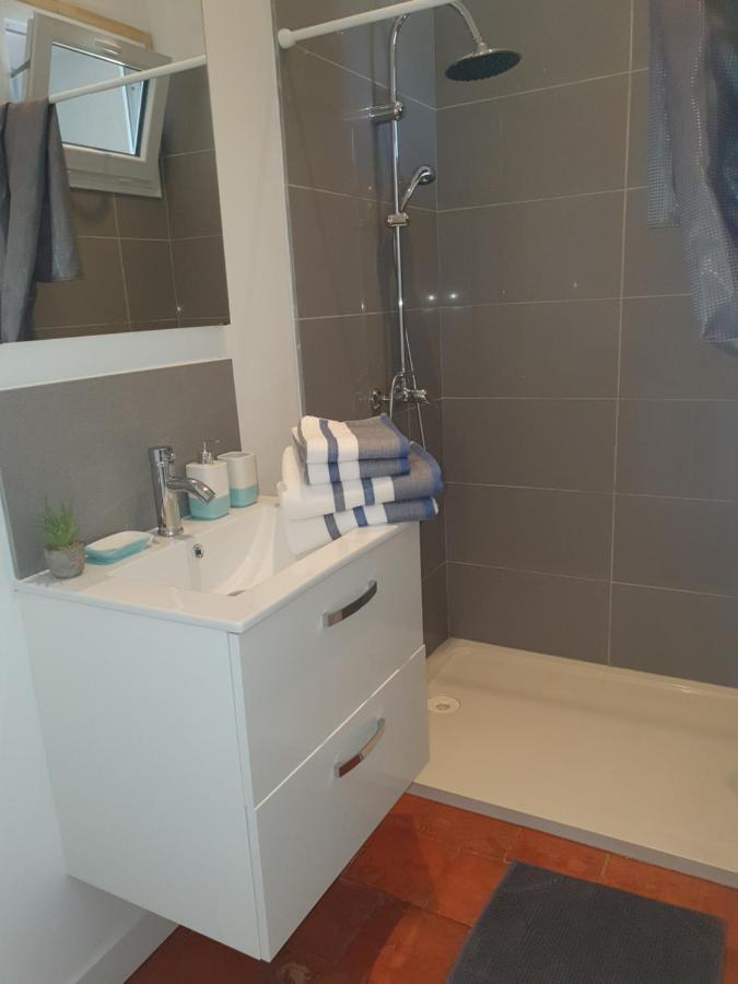 Mas De La Forge Noguier Bed & Breakfast Vergeze Bagian luar foto